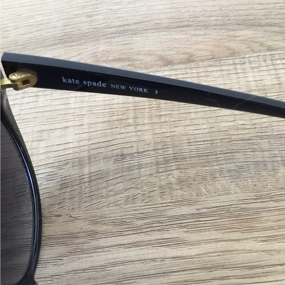Kate Spade Women’s Sunglasses in Black with Green Case and Kate Spade Cloth - Picture 5 of 7